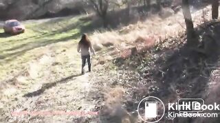 NSG good brune shitting in foret