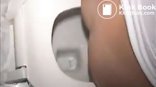 pooping chicks