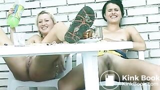 Geile Schlampe beim scheissen