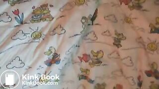 Shaved_pussy_and_shaved_ass_in_close_up_On_video
