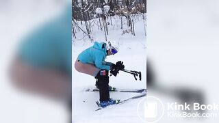 Amateur skiing and pooping