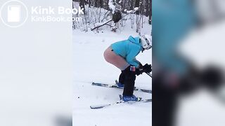 Amateur skiing and pooping