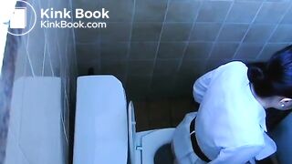 Korean Woman Pooping