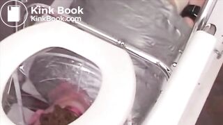 Japanese Femdom Goddess uses slave as toilet paper