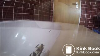 Bubble Butt Shitting in Tub