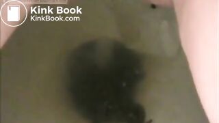 upclose pooping