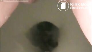 upclose pooping