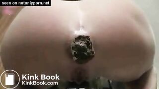 Girl shitting
