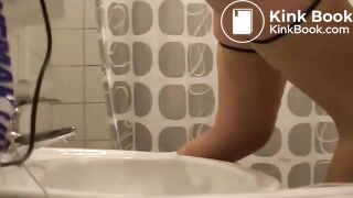 huge sink poop