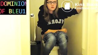 Girls Toilet Shitting_1