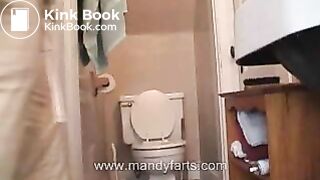 mandy pooping