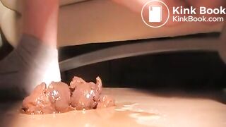 Pooping and licking
