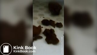 BLONDIESHITBATH