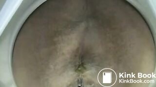 ebony poops
