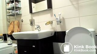 girl loves to shit