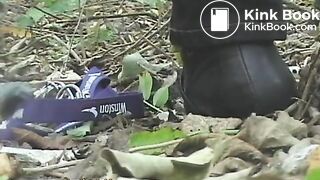 NSG beau poop in foret