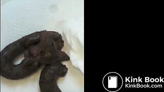 HUGE POOPING GIRLS!