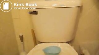 ladies shitting