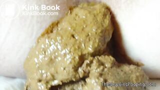 DELICIOUS GIRL POOP