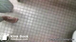 WOMAN DUMPING & SHOWING HER BIG LOGS