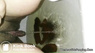 WOMAN DUMPING & SHOWING HER BIG LOGS