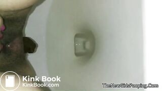 WOMAN DUMPING & SHOWING HER BIG LOGS