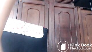 chorros y cacos latinos calientes en el suelo para mí