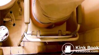 Porcelain Lilith Farting and Pooping (13)