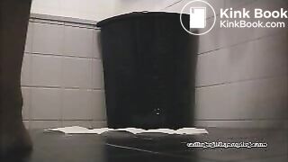 GirlPooping (20)