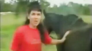 the horse shited on girl's head