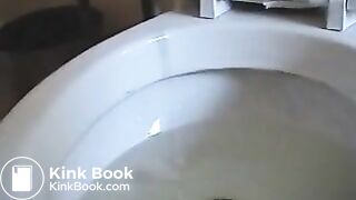 SOMEBODY'S MOM SHITTIN