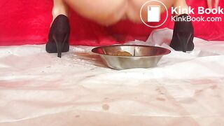 Creamy shit orgasm on the chair