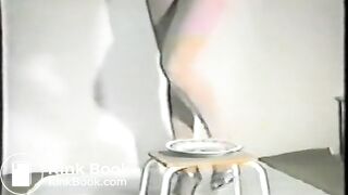 Classic Sexy ladies shitting