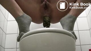 Squatting on toilet seat