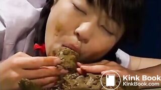 FALD5dah-Insano SUJO SCAT ELA cagando SOZINHA e COMENDO