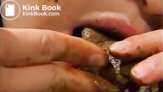 FALD5dah-Insano SUJO SCAT ELA cagando SOZINHA e COMENDO