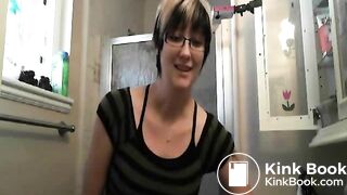 Porcelain Lilith Farting and Pooping (5)