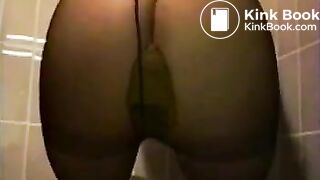 Asian shits in black Pantyhose