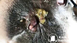 kitty catherine shits in fart chair