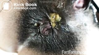 kitty catherine shits in fart chair
