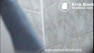 voyeur poop -bella