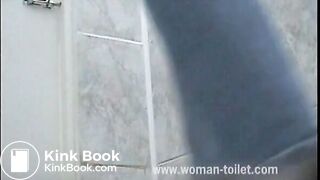 voyeur poop -bella
