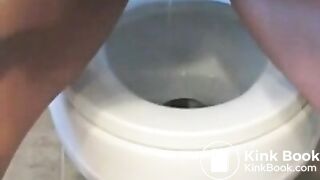 Beim Kacken und Pissen gefilmt