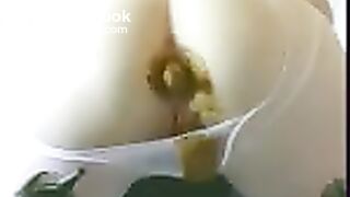 lucy shits her tights
