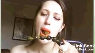 she eats