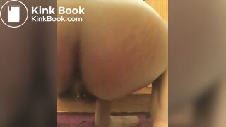 Ebony slut shitting