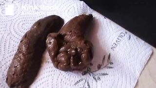 BBW pulls legs back for a nice turd