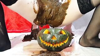 Anna Coprofield - Trick Or Treat (Clip) Shitting from pussy 1