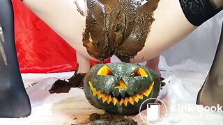 Anna Coprofield - Trick Or Treat (Clip) Shitting from pussy 1