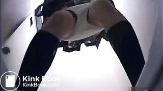 High school students in the toilet fart 5_5